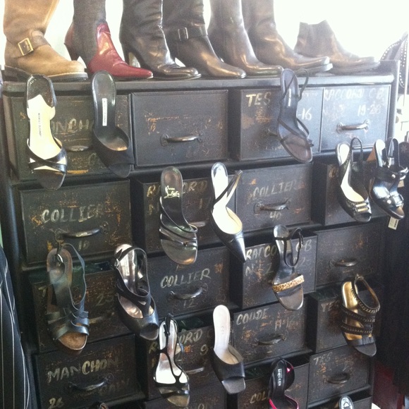 Boutiques Closing!Entire contents of former stores for sale Designer clothing!!! - Picture 12 of 13